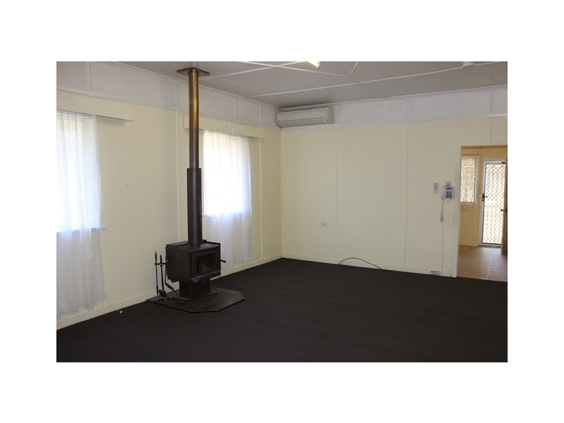 66 Mary Street, Blackstone QLD 4304