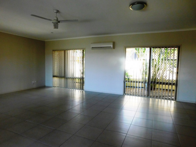 18 Tea Tree Place, Raceview QLD 4305