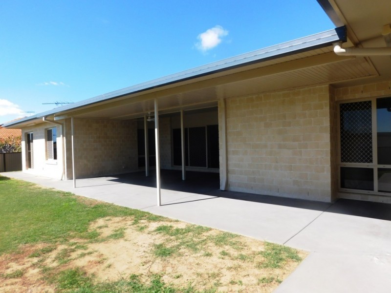 18 Tea Tree Place, Raceview QLD 4305