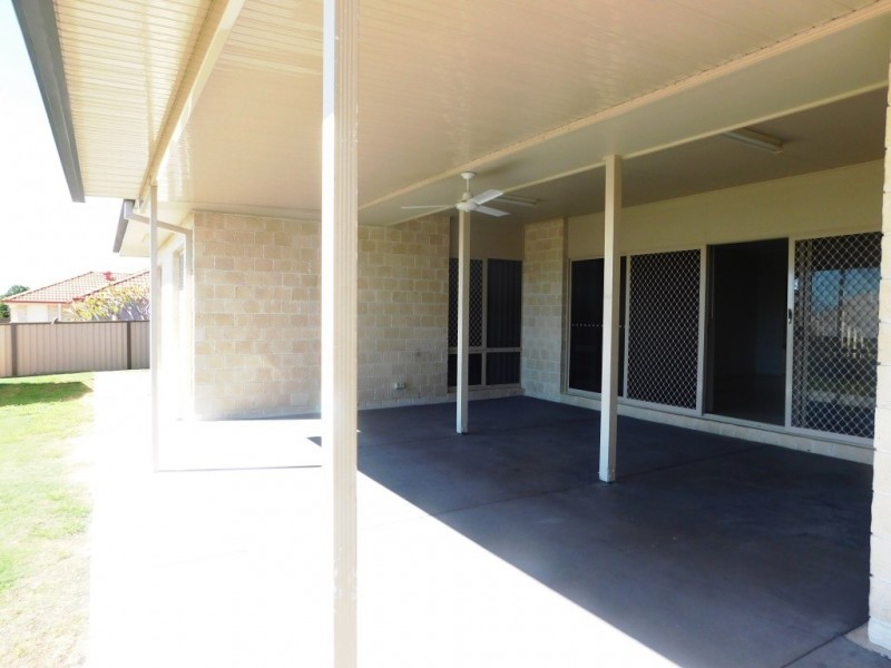 18 Tea Tree Place, Raceview QLD 4305