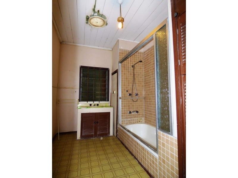 2 Millen Street, Churchill QLD 4305