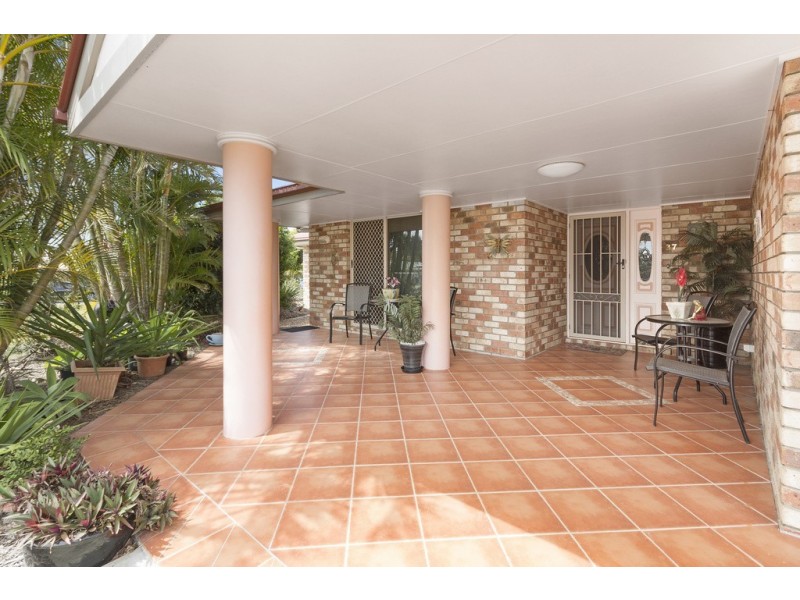 37 Farrell Drive, Walloon QLD 4306