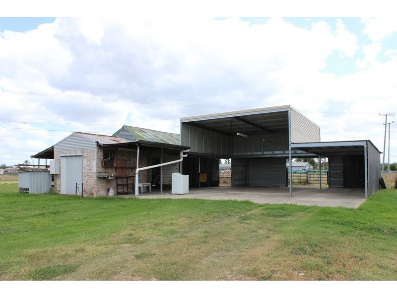 172 North Station Road, North Booval QLD 4304