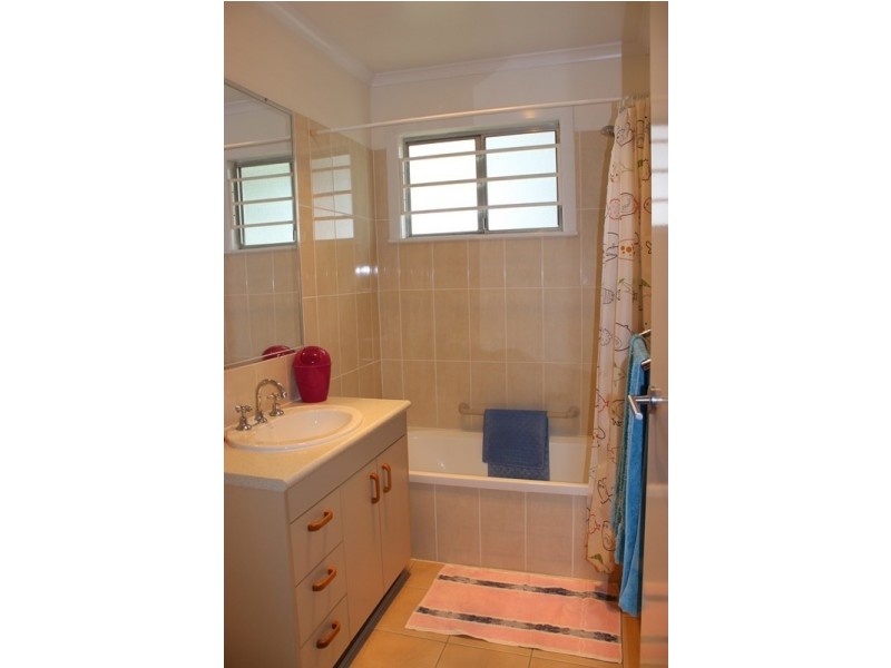 172 North Station Road, North Booval QLD 4304