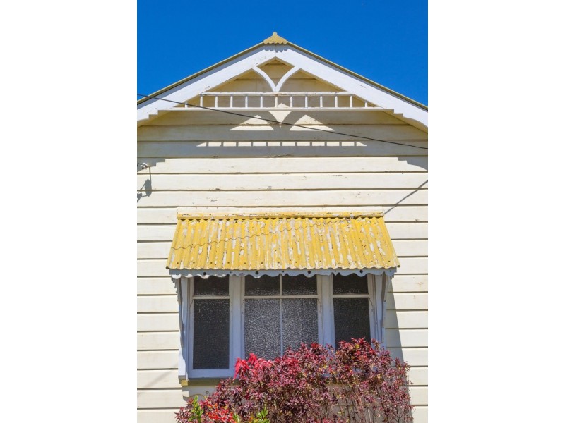 8 McLean Street, North Ipswich QLD 4305