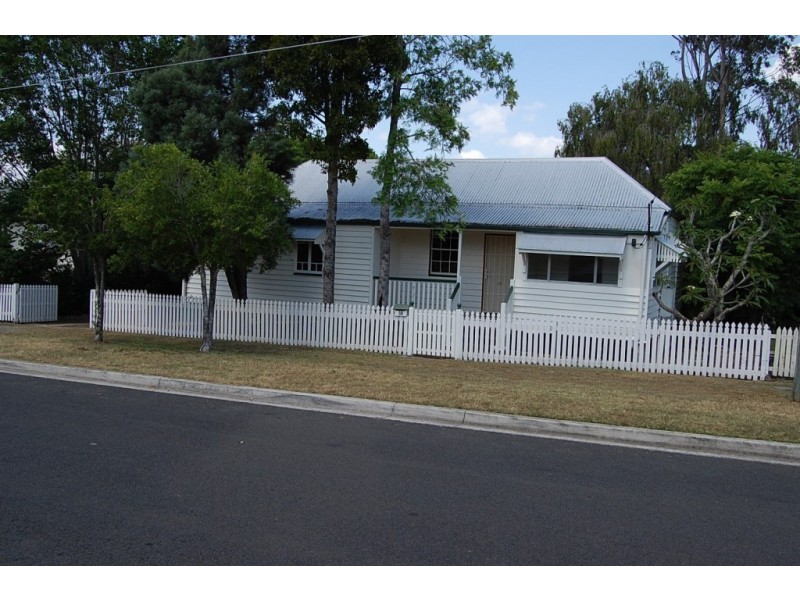 18 Teape Street, Silkstone QLD 4304