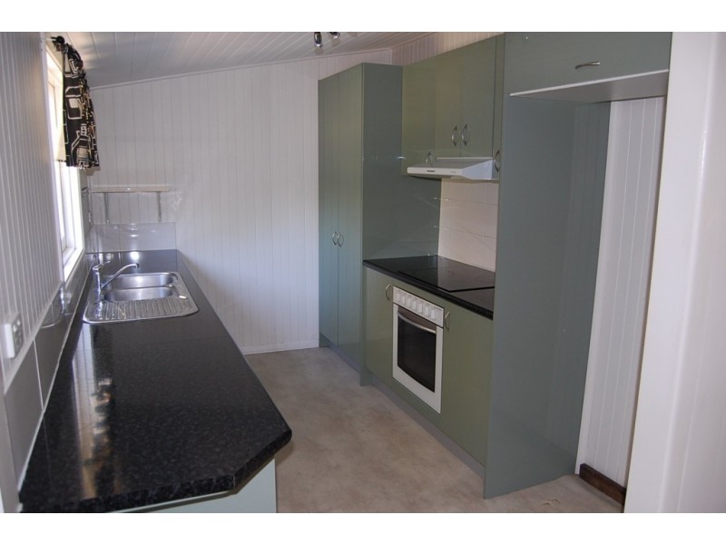 18 Teape Street, Silkstone QLD 4304