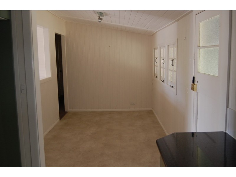 18 Teape Street, Silkstone QLD 4304