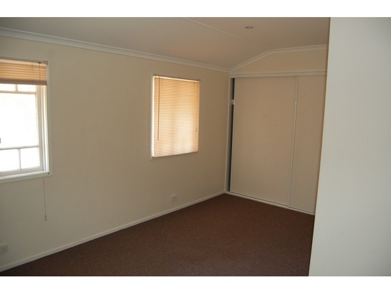 18 Teape Street, Silkstone QLD 4304