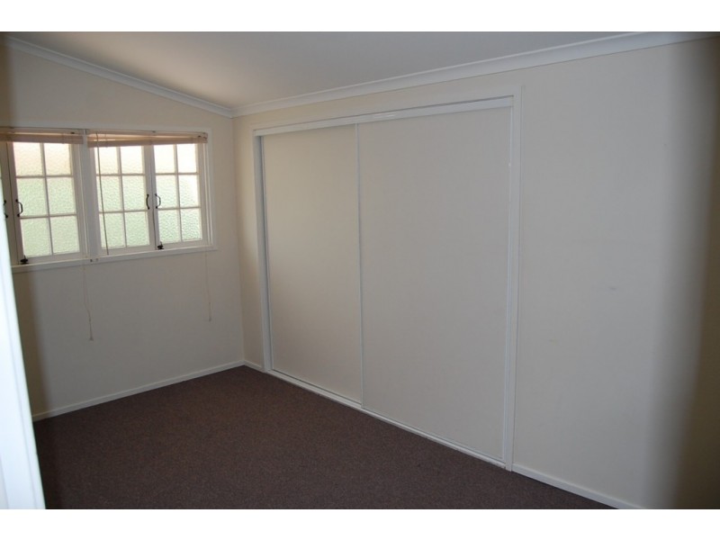 18 Teape Street, Silkstone QLD 4304