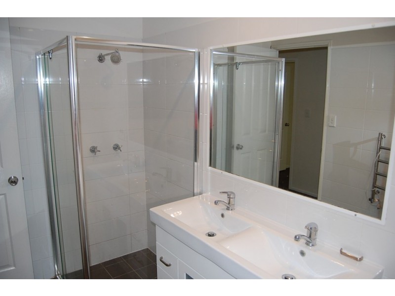 18 Teape Street, Silkstone QLD 4304