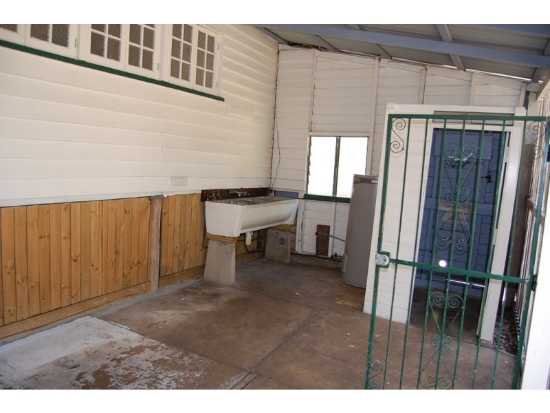 18 Teape Street, Silkstone QLD 4304