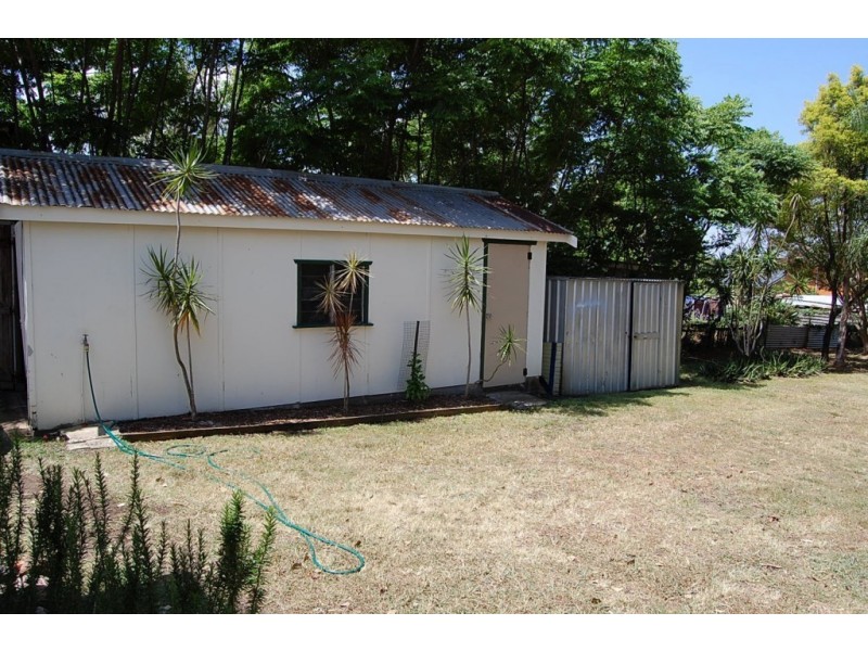 18 Teape Street, Silkstone QLD 4304