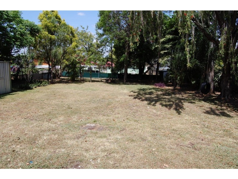 18 Teape Street, Silkstone QLD 4304