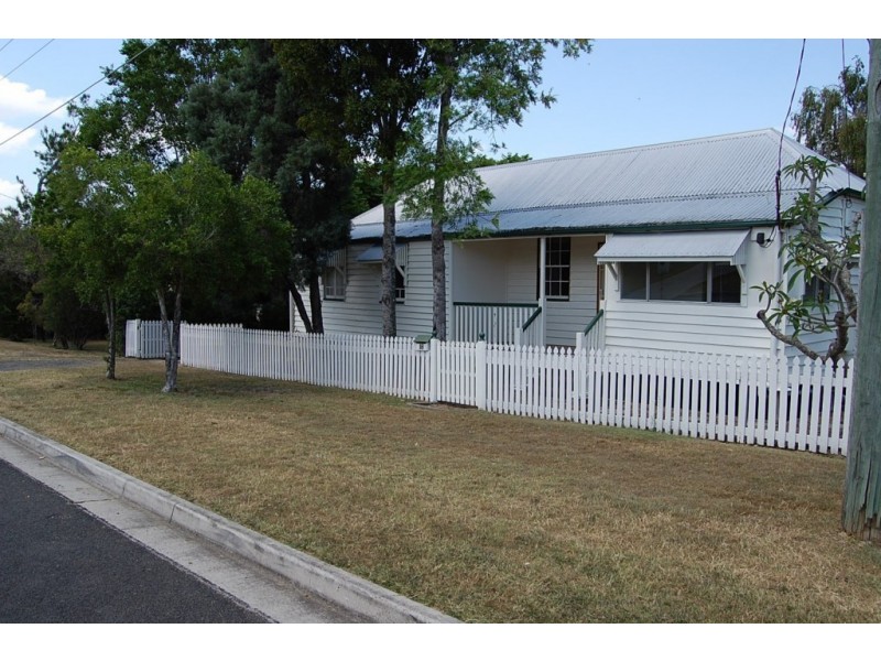 18 Teape Street, Silkstone QLD 4304