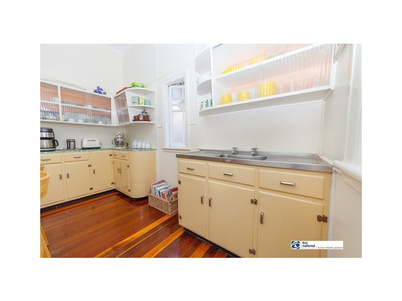 94A Aspinall Street, Leichhardt QLD 4305