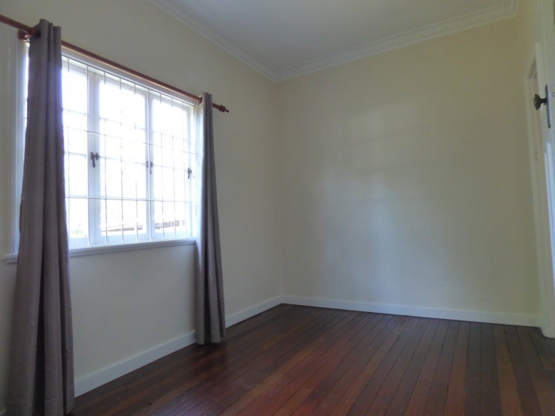 22 Hooper Street, West Ipswich QLD 4305