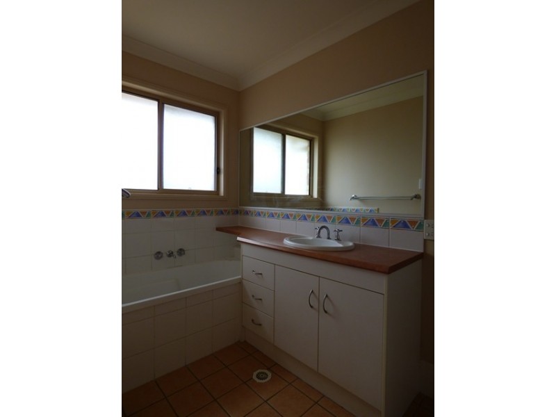 15 Comona Court, Wulkuraka QLD 4305
