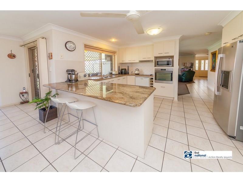 9 Chestnut Drive, Flinders View QLD 4305