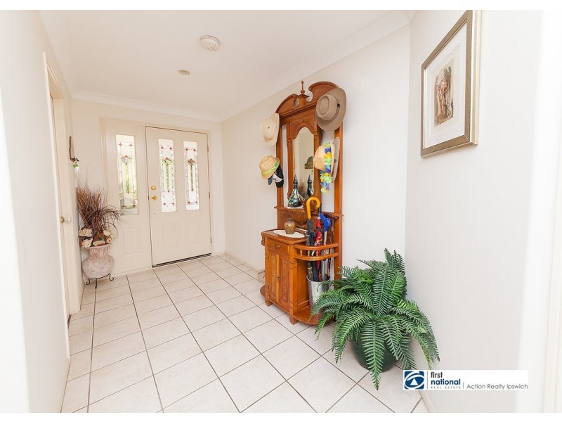 9 Chestnut Drive, Flinders View QLD 4305