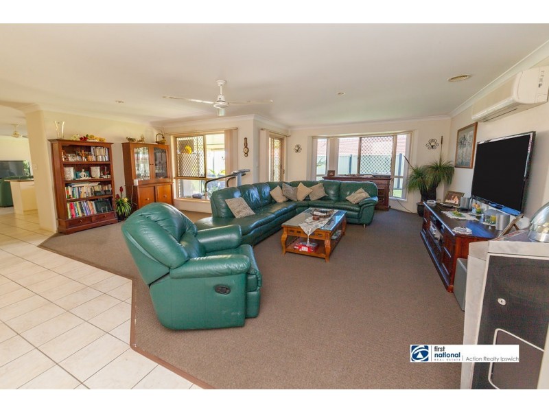 9 Chestnut Drive, Flinders View QLD 4305