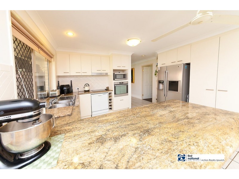 9 Chestnut Drive, Flinders View QLD 4305