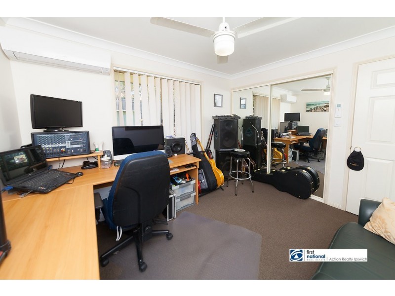 9 Chestnut Drive, Flinders View QLD 4305