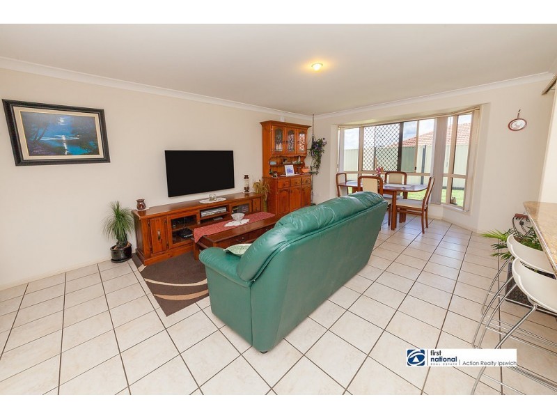 9 Chestnut Drive, Flinders View QLD 4305