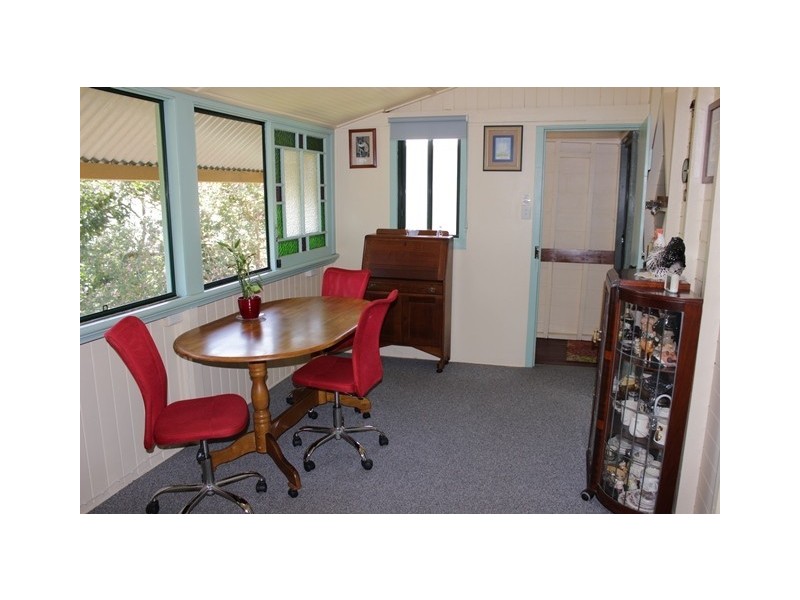 12 Liverpool Street, North Ipswich QLD 4305