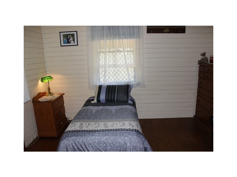 12 Liverpool Street, North Ipswich QLD 4305