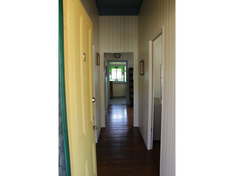12 Liverpool Street, North Ipswich QLD 4305