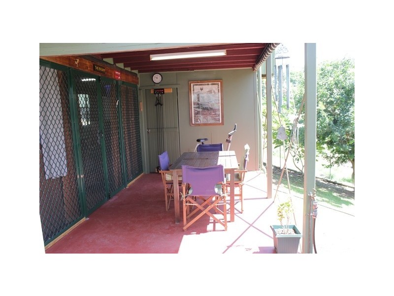 12 Liverpool Street, North Ipswich QLD 4305