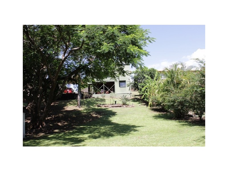 12 Liverpool Street, North Ipswich QLD 4305