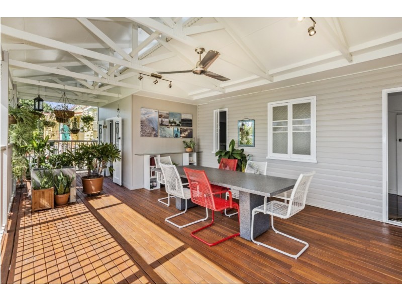 29 Macquarie Street, Silkstone QLD 4304