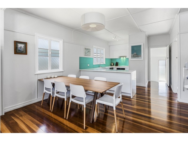29 Macquarie Street, Silkstone QLD 4304