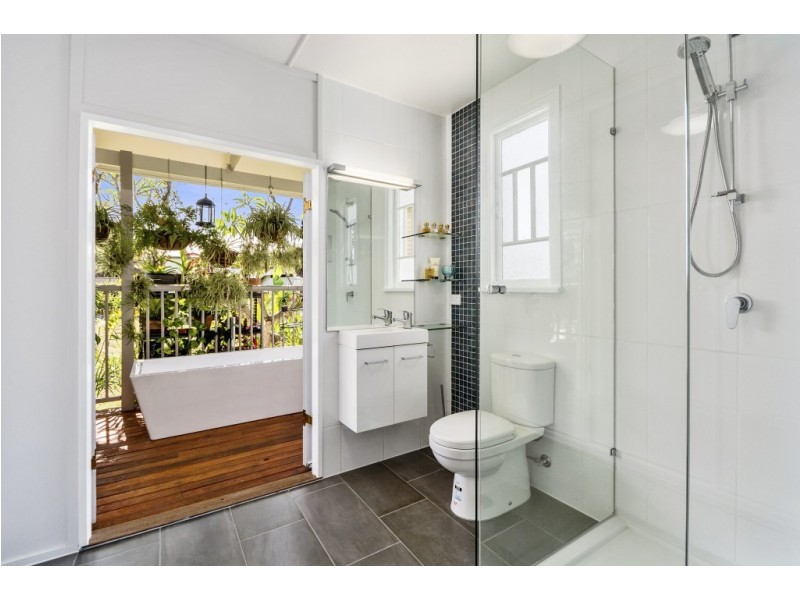 29 Macquarie Street, Silkstone QLD 4304