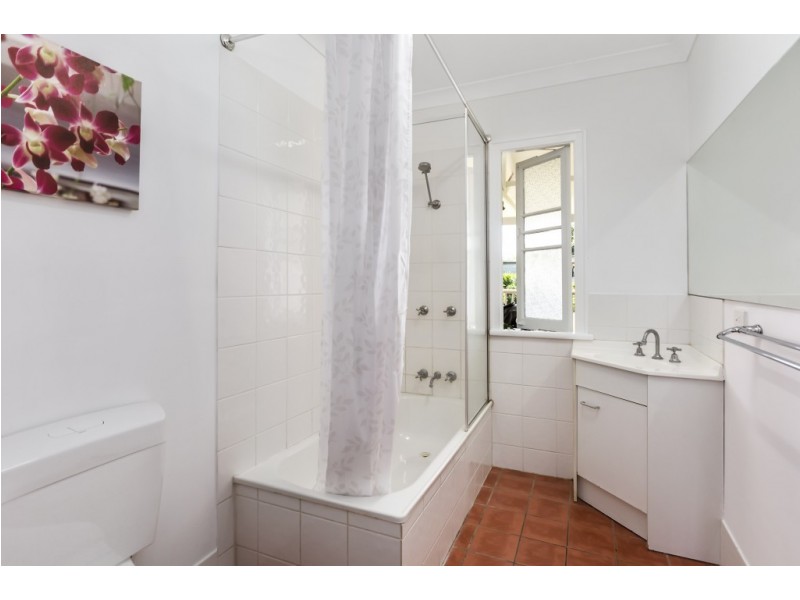 29 Macquarie Street, Silkstone QLD 4304
