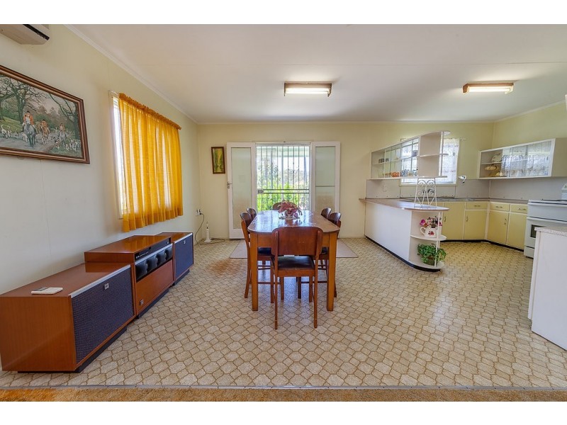 16 Jellicoe Street, Brassall QLD 4305