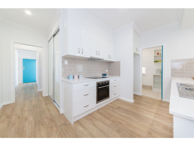 2 Foote Street, Newtown QLD 4305