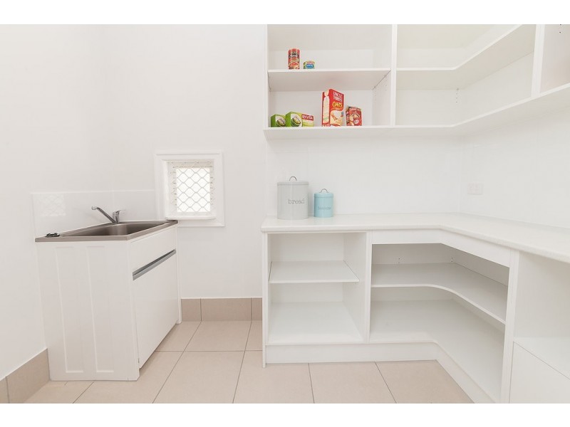 2 Foote Street, Newtown QLD 4305