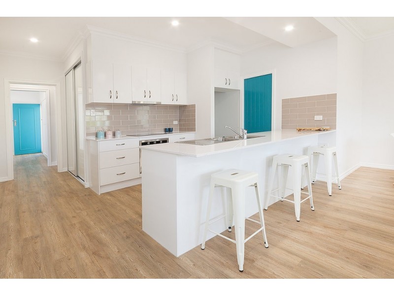 2 Foote Street, Newtown QLD 4305