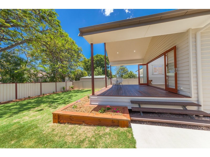 2 Foote Street, Newtown QLD 4305