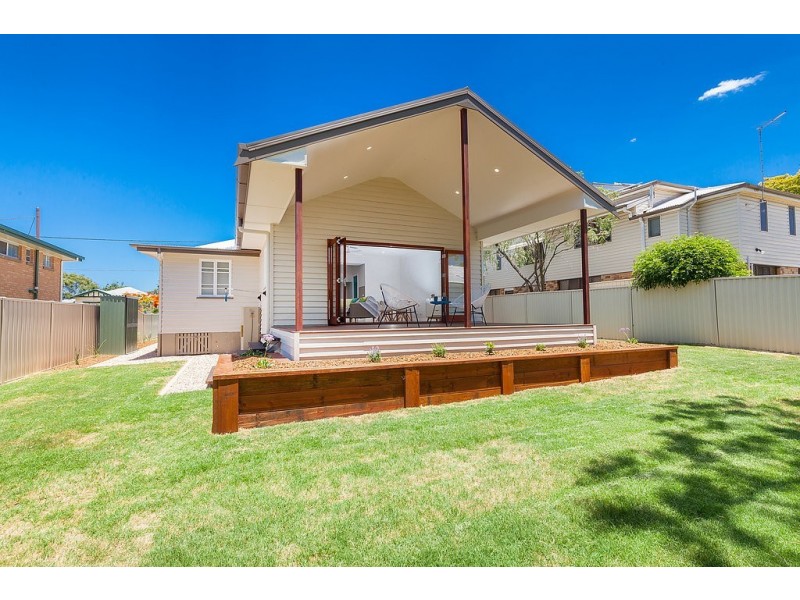 2 Foote Street, Newtown QLD 4305