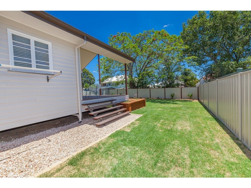 2 Foote Street, Newtown QLD 4305