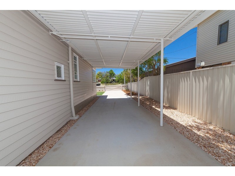 2 Foote Street, Newtown QLD 4305