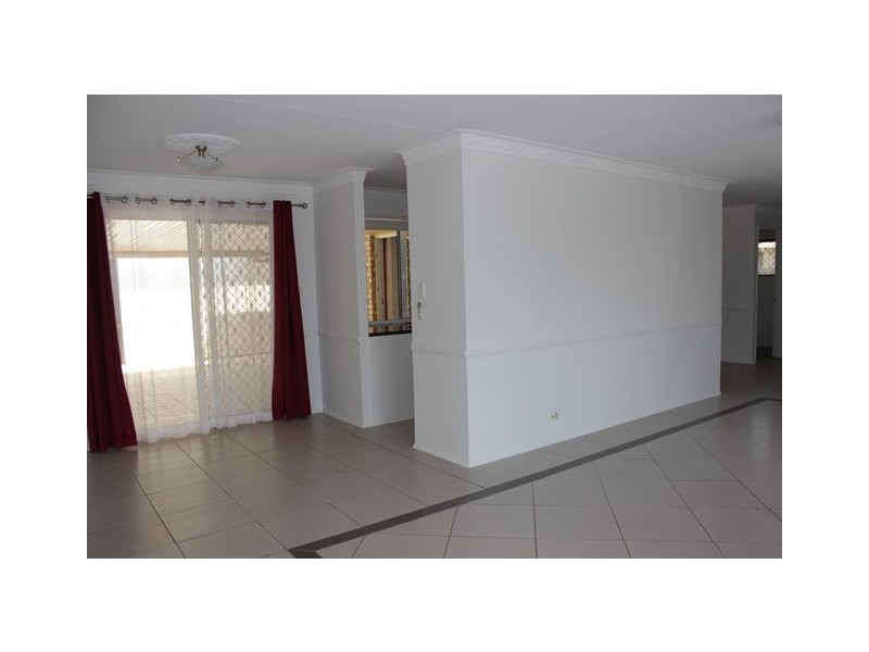 1 Resolution Parade, Flinders View QLD 4305