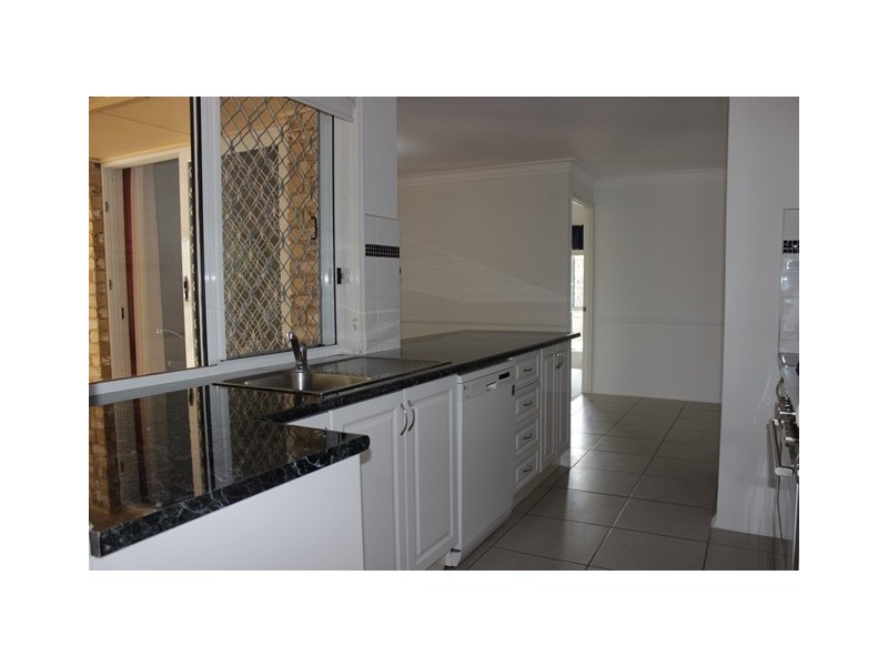 1 Resolution Parade, Flinders View QLD 4305