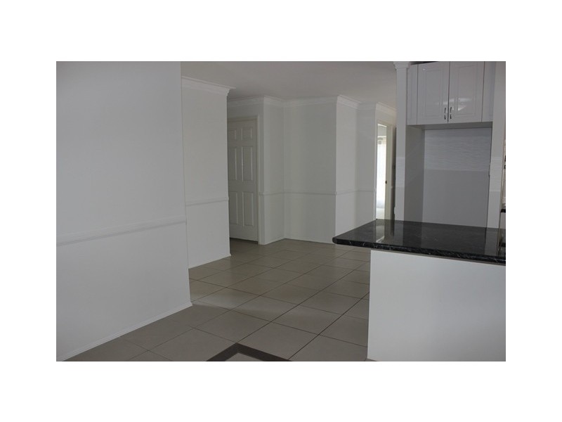 1 Resolution Parade, Flinders View QLD 4305