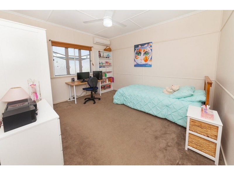 12 Chilcot Street, Silkstone QLD 4304