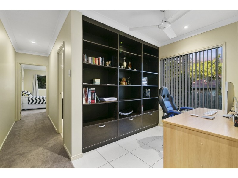 22 Donald Place, Brassall QLD 4305